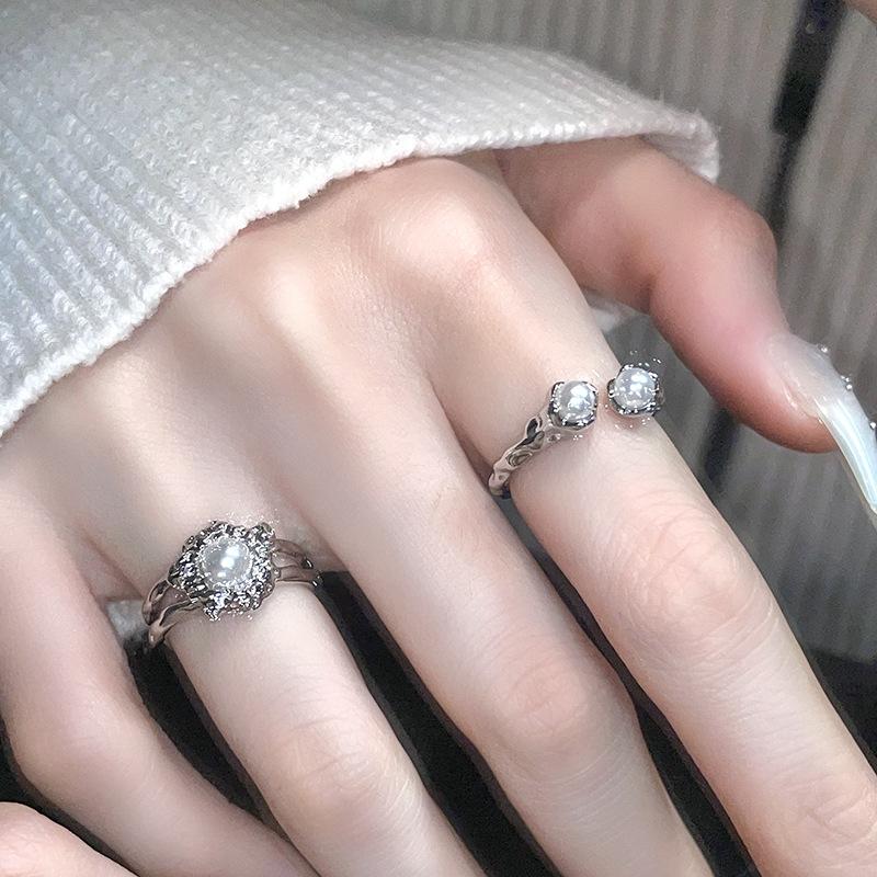 2-Piece Set Of Pearl Niche Design Sense Cold Wind French Irregular Texture Personalized Retro Open Ring Women