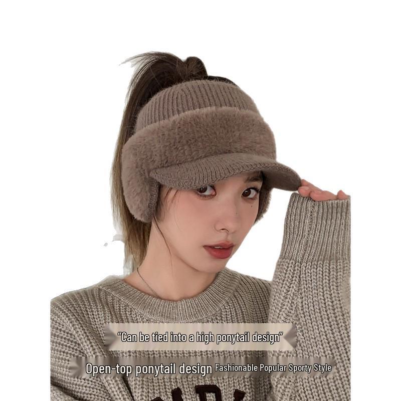 Korean Style Women's Winter Plush Ponytail Visor Hat: Fashionable Earmuff Baseball Cap for Outdoor Streetwear
