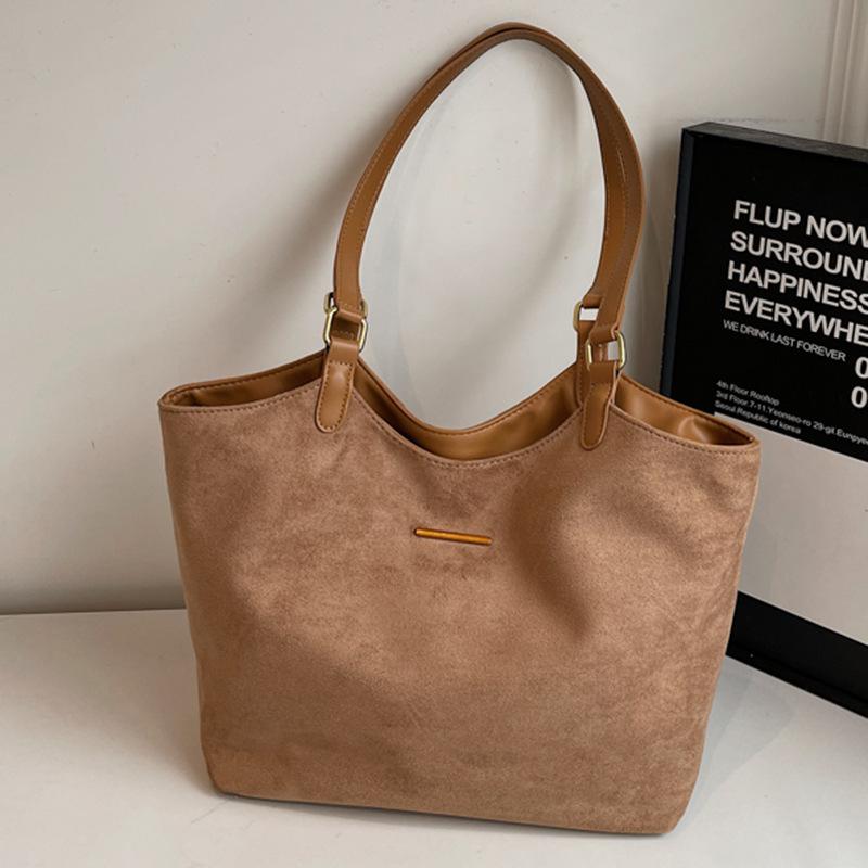 Retro large-capacity bag women's 2025 new autumn casual commuting shoulder bag simple foreign-style texture tote bag
