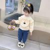 Kinder-Outfit-Set Für Jungen und Mädchen Frühling Neue Kollektion Koreanisches Hoodie mit Herz-Print und Jeanshose für kleine Mädchen Langärmeliges Zweiteiliges Set