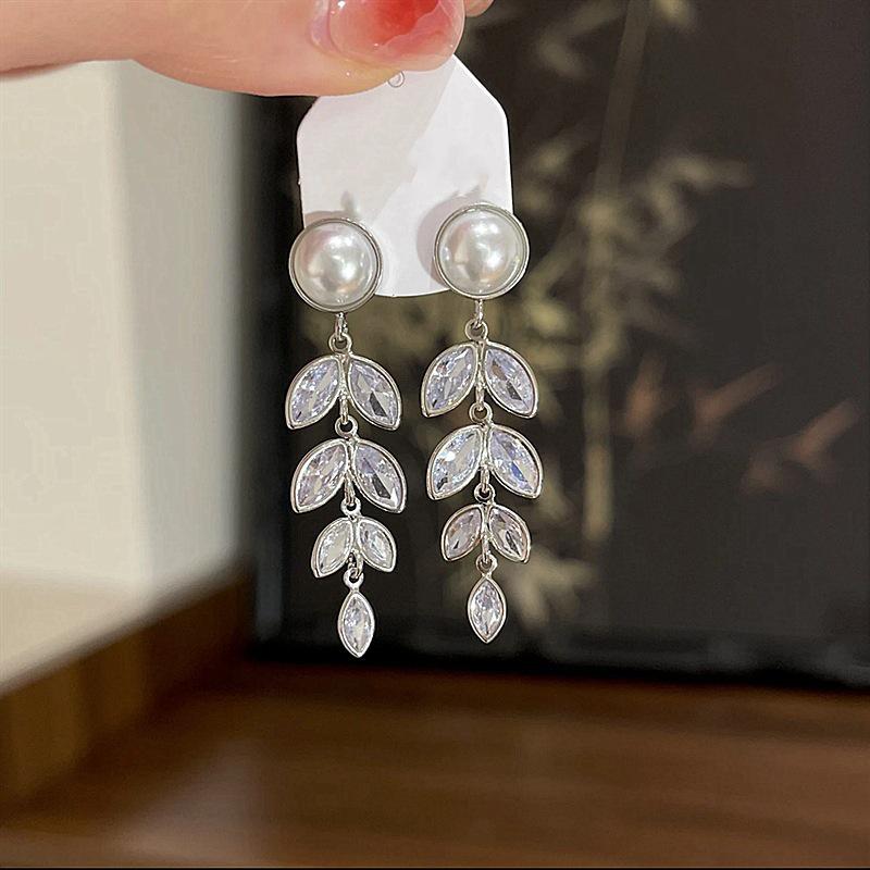French Wheat Ear Pearl Tassel Earrings with Zircon, S925 Silver Needle, Luxurious and Versatile High-End Ear Ornaments.