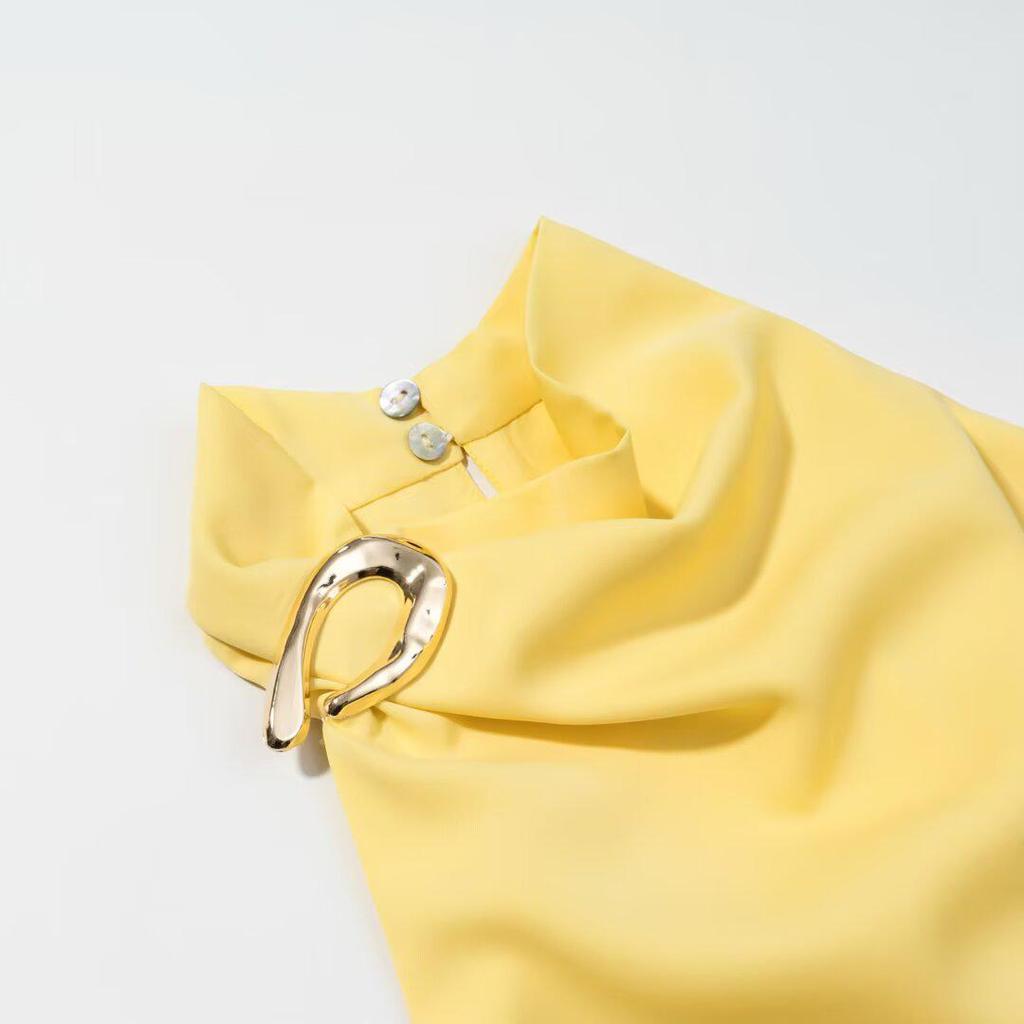 Autumn Gold Collar Sleeveless Top with Accessories for Women
