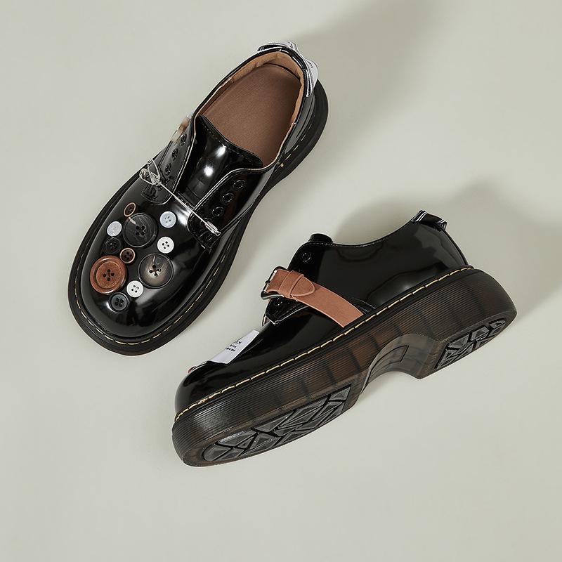 Mocassins Mary Jane de Design Nicho com Sola Grossa Bosi 2025 para Mulher