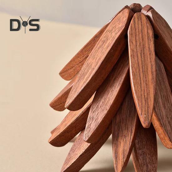 Wooden Trivets for Hot Dishes Tree Shape Trivet Set Special Texture Coaster Hot Pot Holder 4 Triangular Mats + 1 Stand Multifunctional Kitchen Table