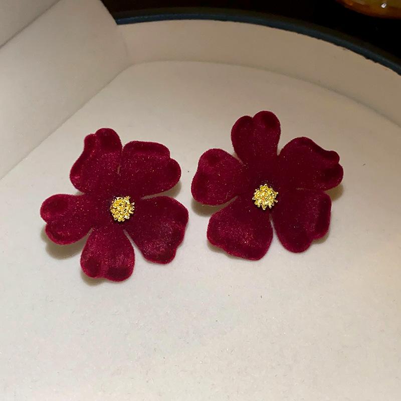 Flocking Flower Leaf Pearl Earrings for Women Light Luxury High-grade Red Stud Earrings New Korean Fashion Stylish Zircon Women