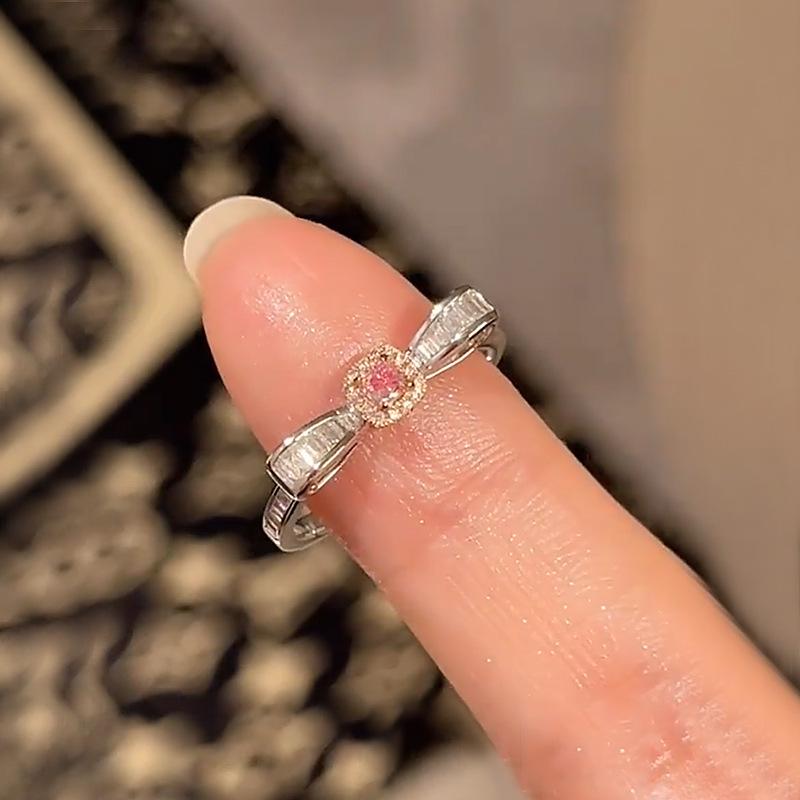 Elegant & Versatile Women's Sparkly Diamond Ring - Sweet, Cool, and Fashionable