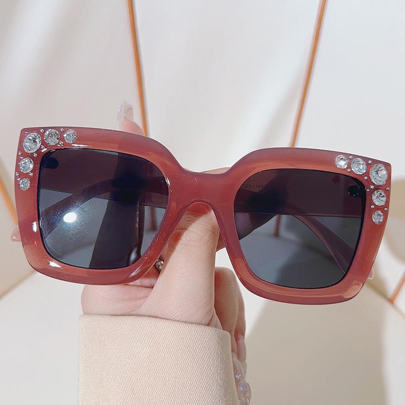 

Luxury Brand Designer Diamond Square Sunglasses Women Trending Crystal Sun Glasses Fashion Vintage Punk Rhinestone Shades As the picture