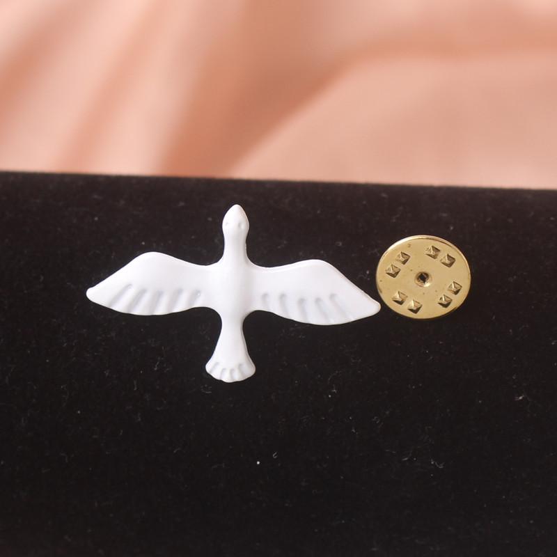 Peace Dove Women's Brooch Lapel Pin Collar Jewelry Anime Badges Halloween Christmas Gift Anime Pins New Year Fashion Brooches