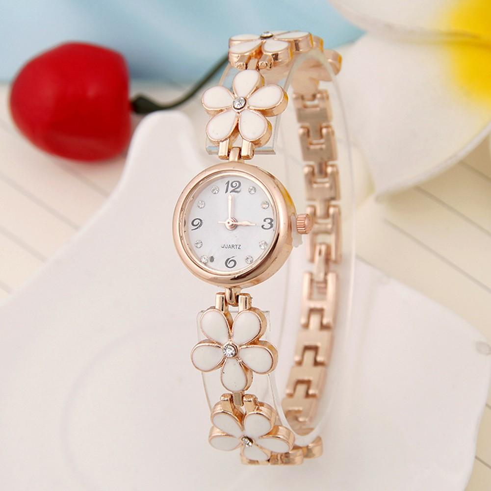 Fashionable Water Diamond Watch with Unique Flower Design for Every Occasion белый