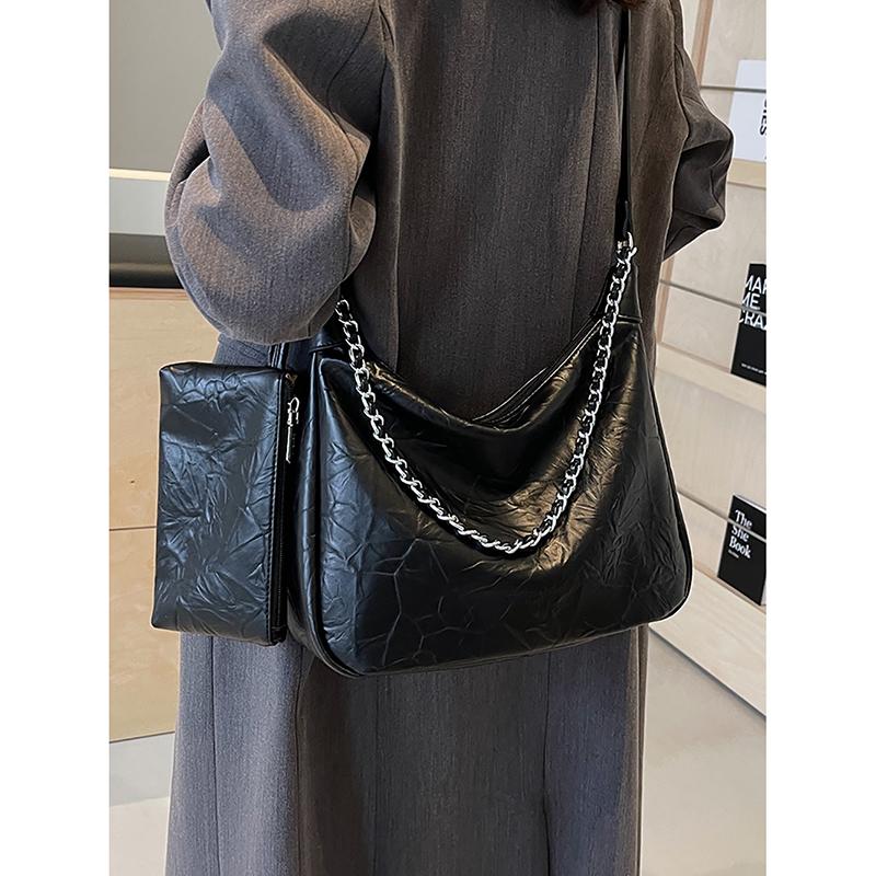 Large Capacity Vintage Commuter Tote Bag Fashion Solid Single Shoulder Crossbody Bag High-end Texture Soft Leather Chain Handbag