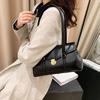 Vintage niche design shoulder bag classic all-match small square autumn winter new high-end pop feminine package underarm