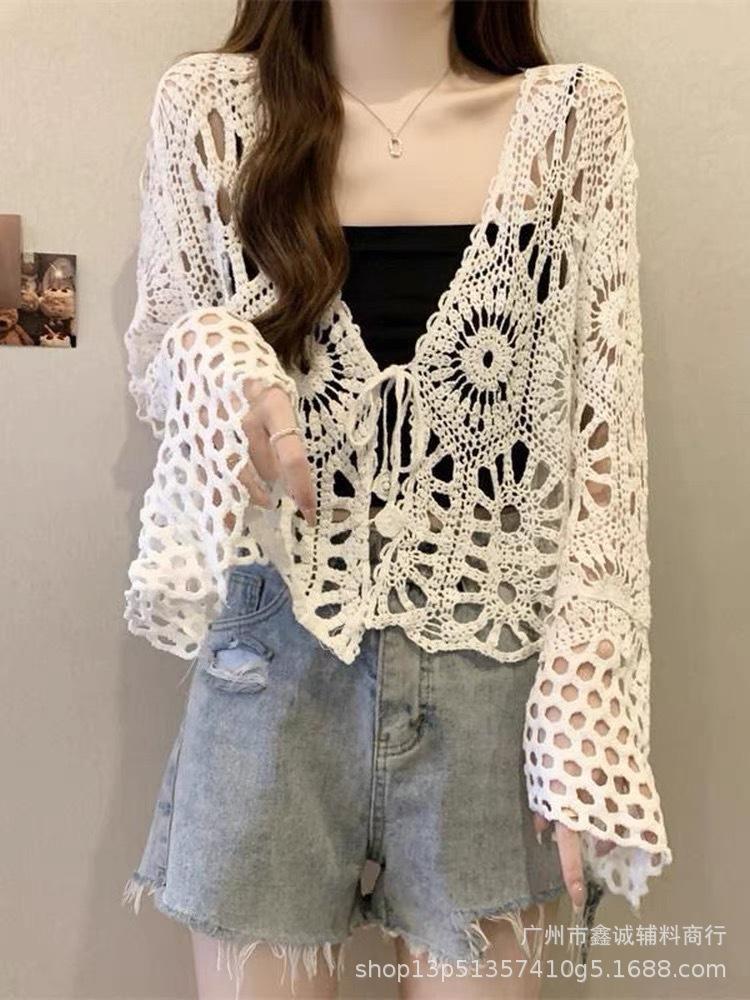 Cardigan tricoté à lacets ajourés motif fleur pour femme, nouveau haut court style bohème pour l'été, châle long à manches longues