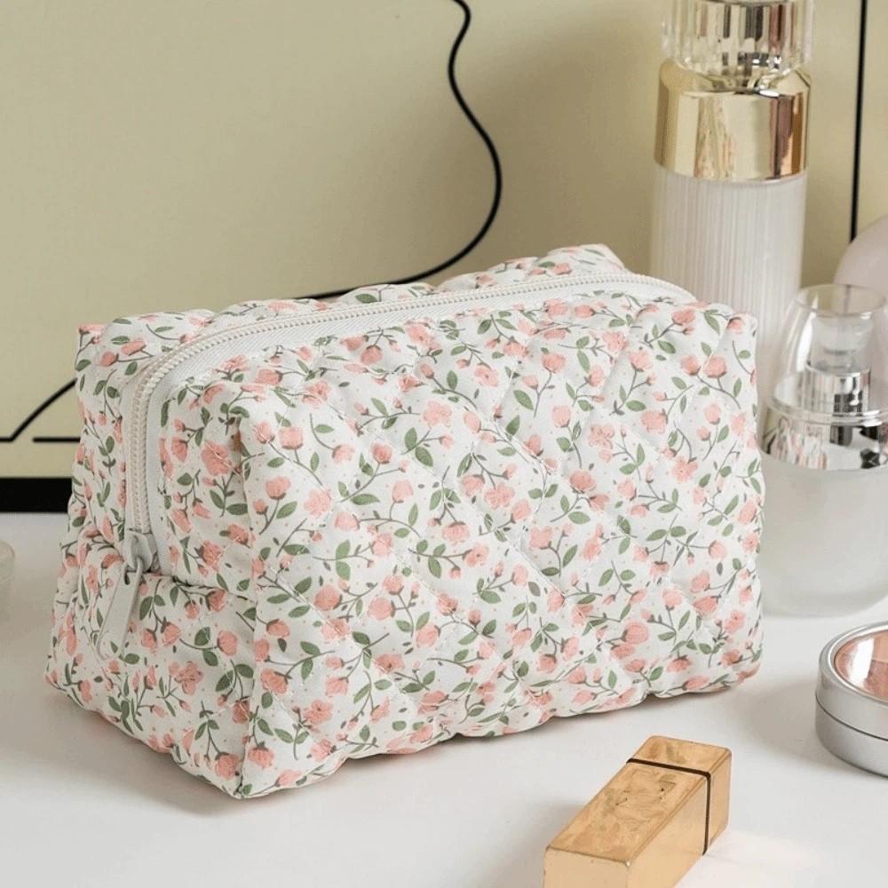 Large Capacity Cosmetic Bag Quilted Toiletry Bag Cute Makeup Bag Travel