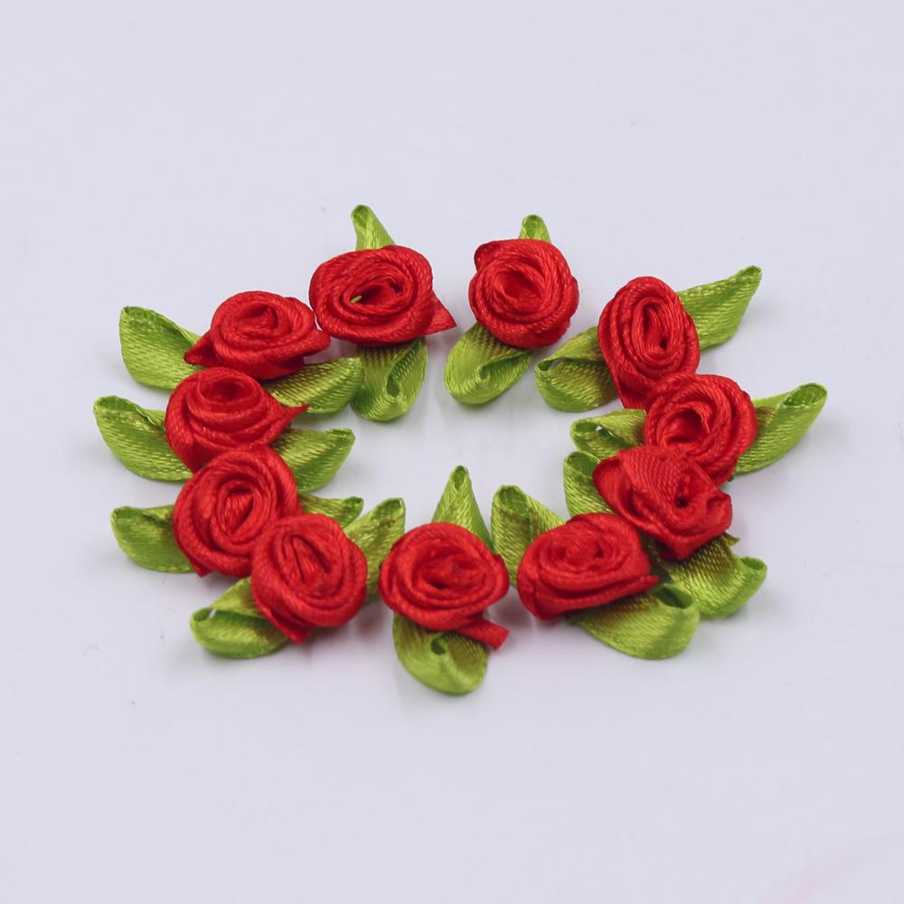 50 szt. Mini Satynowe Kwiatki ze Wstążki Jedwabna Główka Róży Wstążka DIY Ślubne Kokardy Aplikacje Rękodzieło Szycie Dodatki do Odzieży Dekoracje