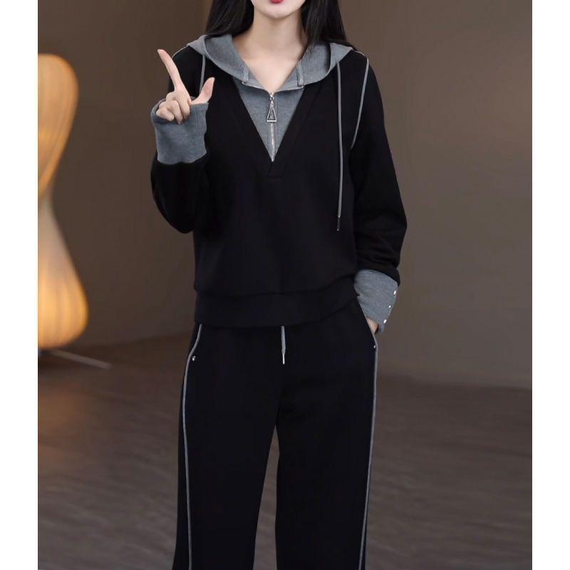 Chic Slimming Women's Hooded Sports Suit - Flaw-Concealing Two-Piece Set for Spring/Autumn