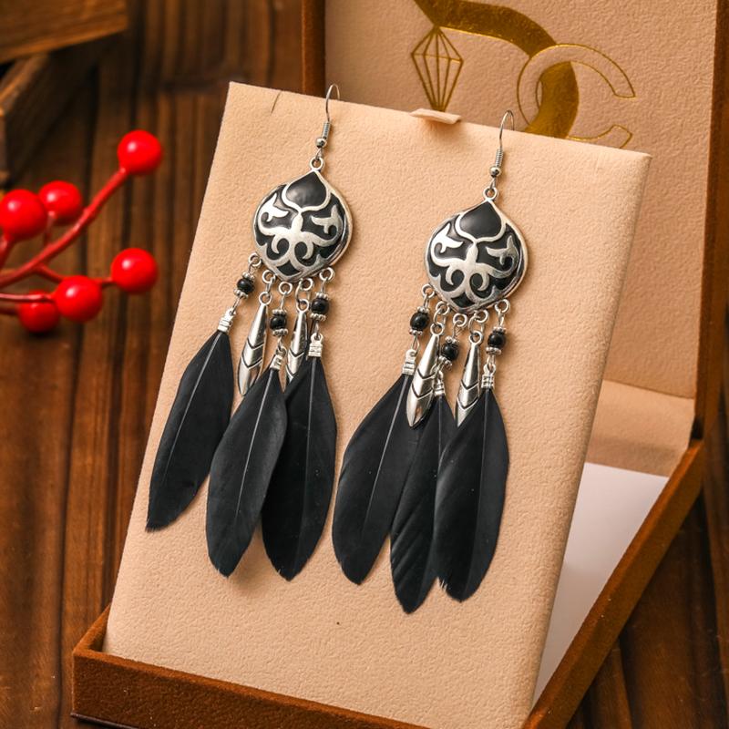 

Classic Ethnic Peach Heart Feather Earrings for Women Long Temperament Retro Dangle Earrings Female Vacation Daily Jewelry чорний
