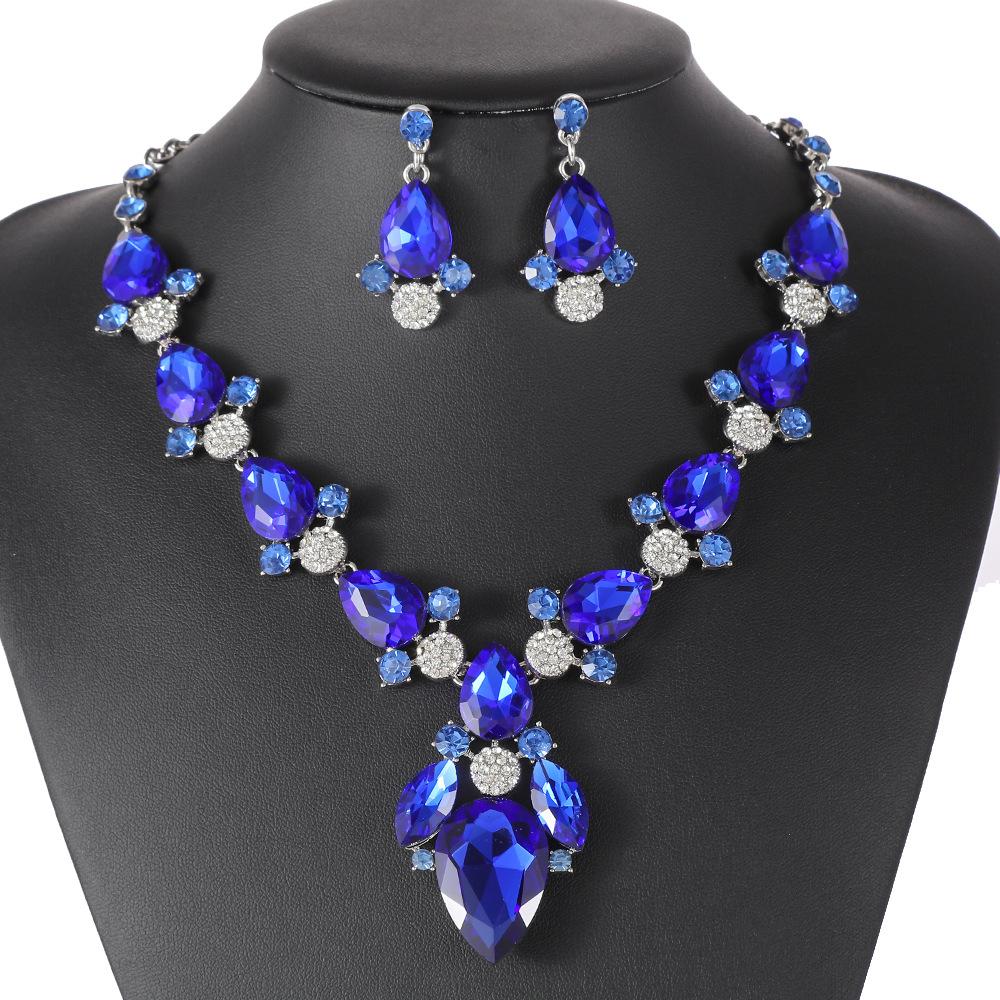 Set Exaggerated Crystal Necklace Earrings Two-Piece Set Alloy Electroplating Jewelry Accessories