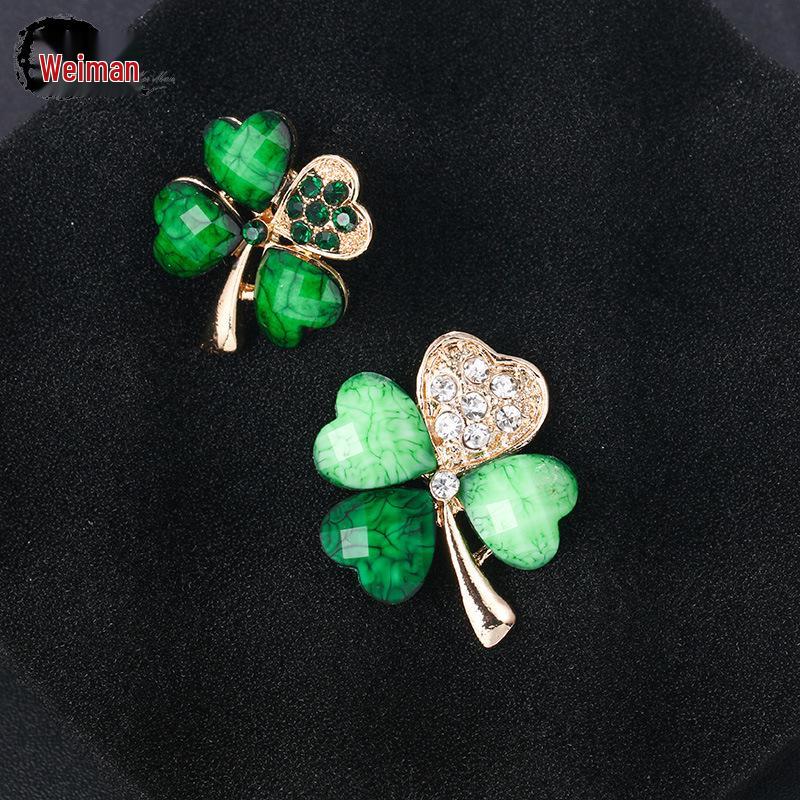 Korean Style Four-Leaf Clover Brooch for Women's Autumn/Winter Knitwear or Cheongsam