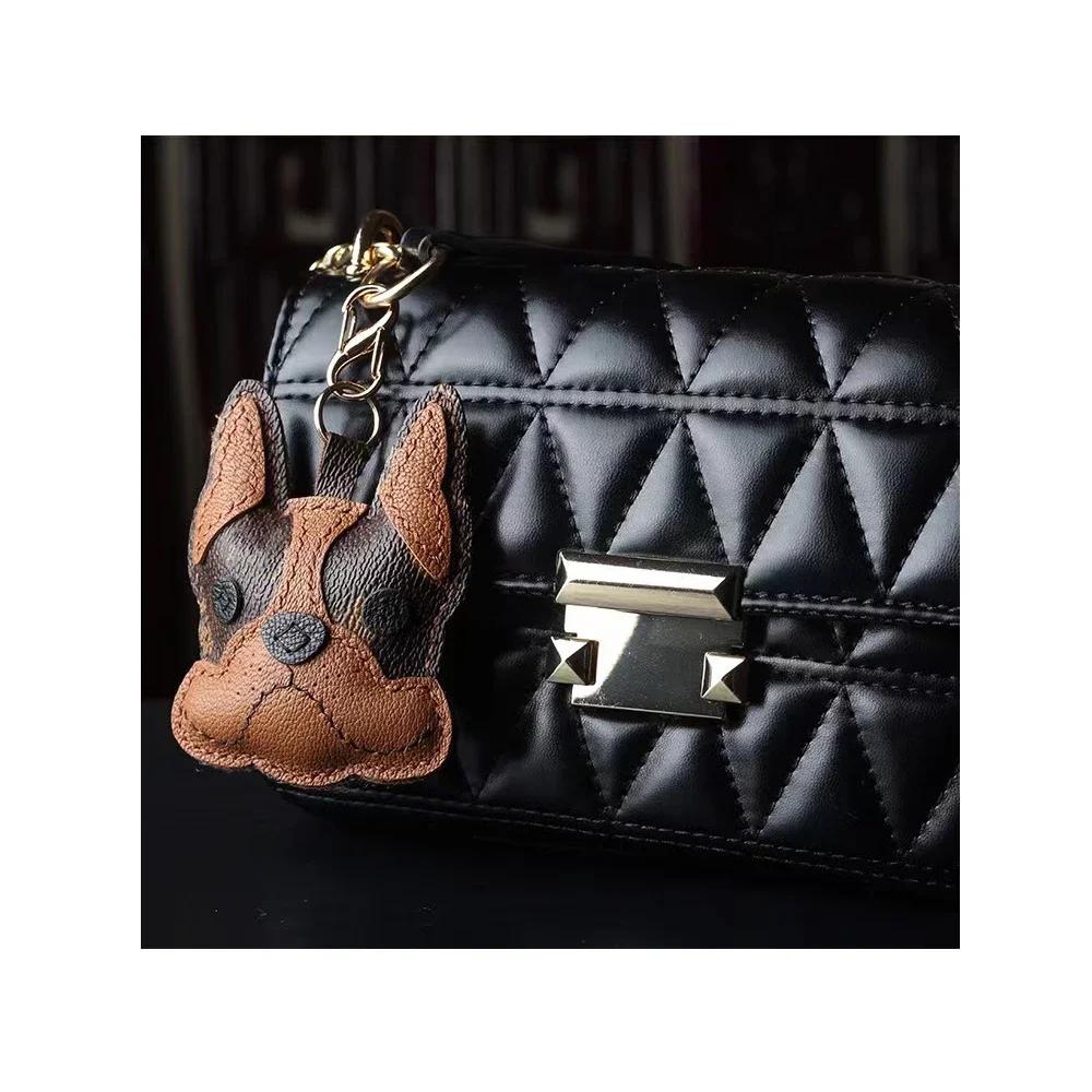 Ręcznie robiony skórzany breloczek z zawieszką dla pieska i prezent dla miłośnika psów Akcesoria dla miłośnika szczeniaczków