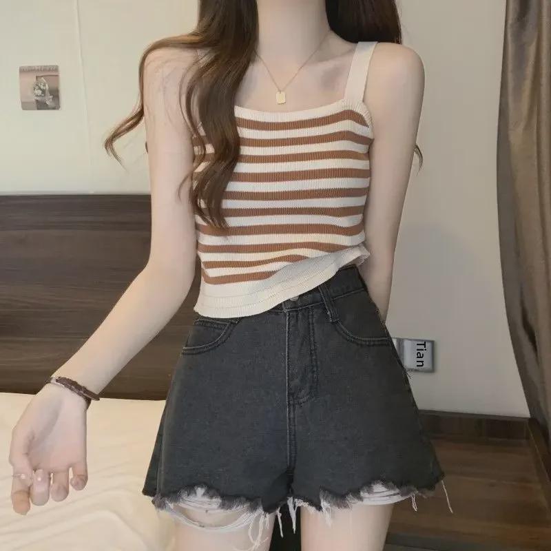 Maiou tricotat cu dungi franțuzești pentru femei 2025: Top subțire de vară fără mâneci