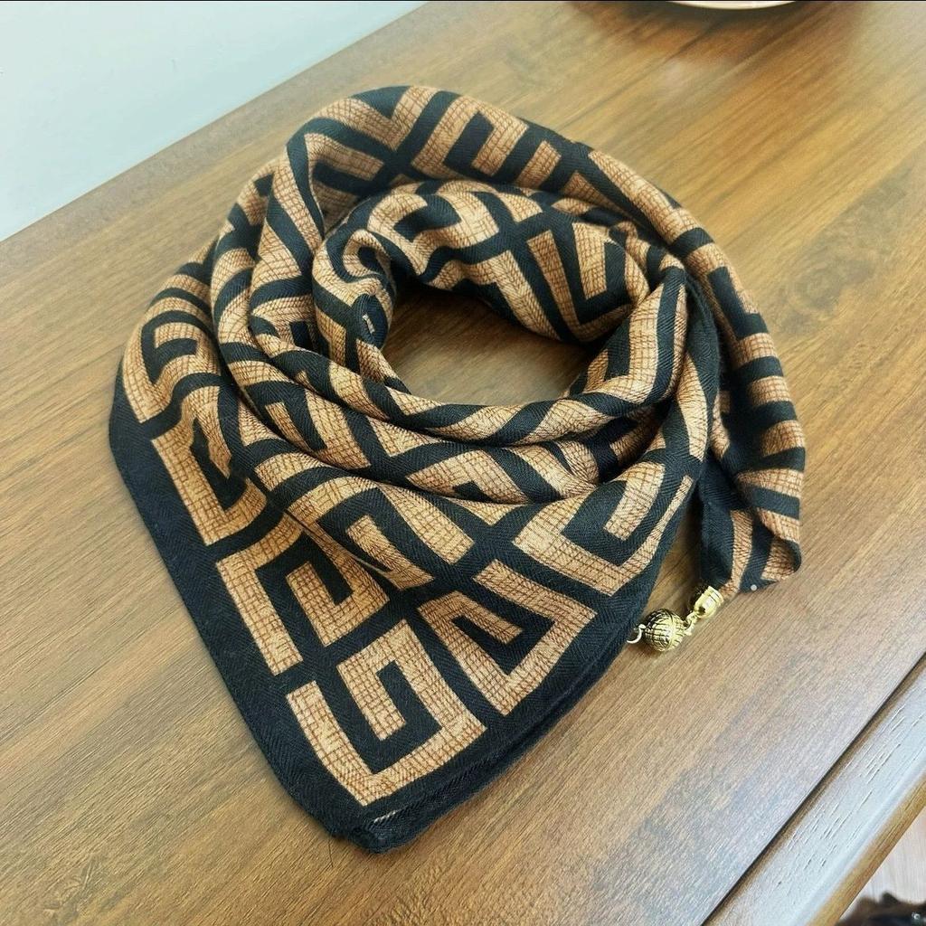 New Style Magnetic Buckle Print Silk Scarf Women New Spring Autumn Wraps Neck Scarf Fashion Cross Scarves High-End Scarves