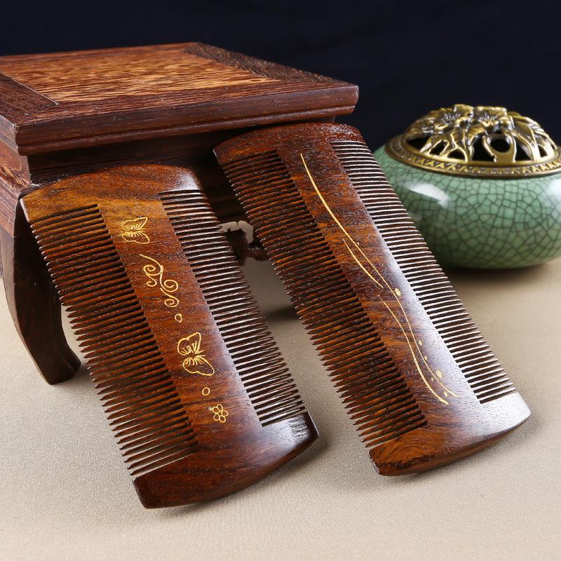 Flohkamm aus goldenem Sandelholz: Superdichte Zähne zur Läuse- und Schuppenentfernung bei Frauen; Rolle im Antik-Stil mit Holzdesign.