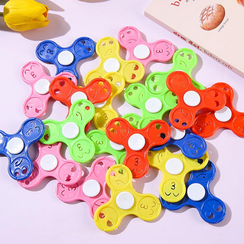 Bearingless Smiling Face Fidget Spinner - Three-Blade Stress Relief Toy