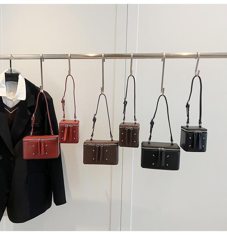 2024 Koreanischer Stil Damen Vielseitige Umhänge Quadratische Tasche - Schlichtes, Nischen-Design
