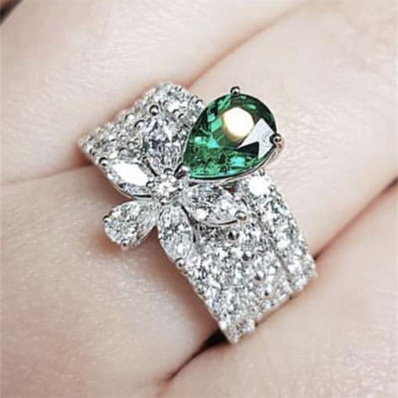 Huitan Vintage Green Cubic Zirconia Ring Temperament Sweet Flower Finger Rings for Women Party Anniversary Gift Gorgeous Jewelry