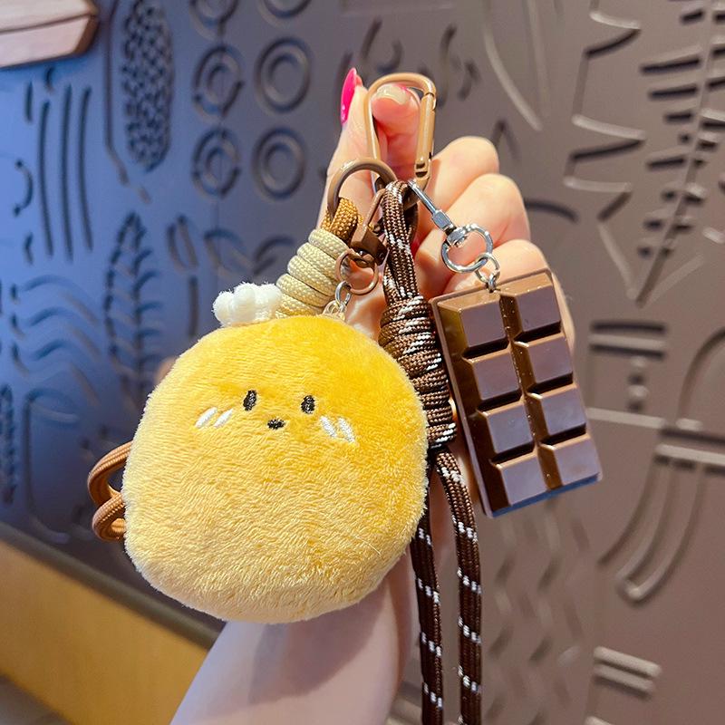 Creative Miu-Style Lye Bread Keychain: Cute Handcrafted Couple Pendant, Small Gift