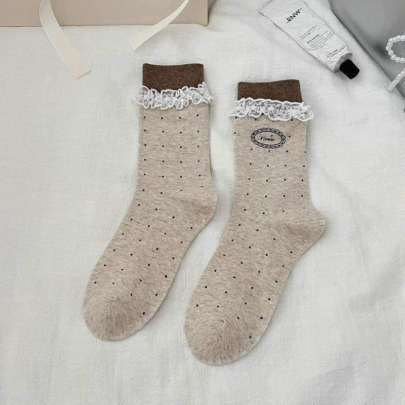 Ladies Spring and Autumn Sweet Polka Dot Lace Lace Boneless Medium Tube Pile Pile Socks