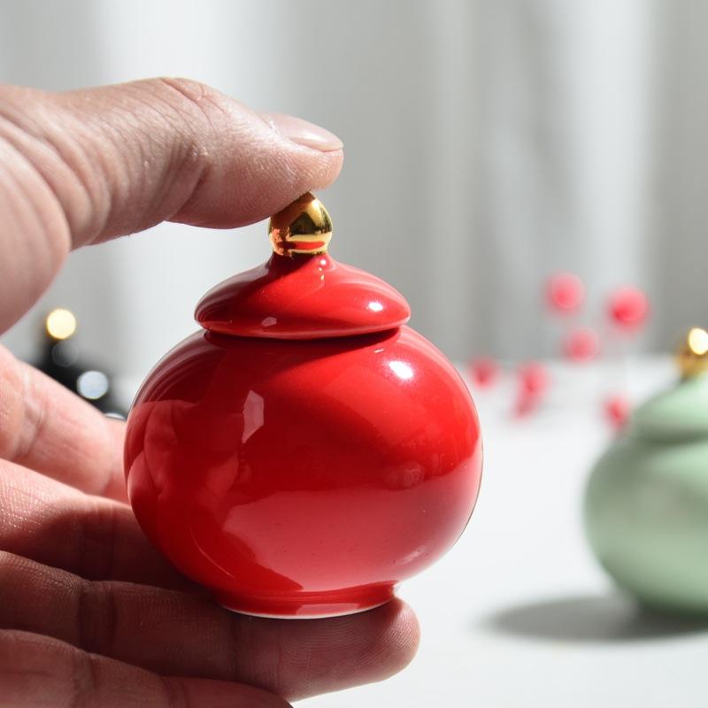 Small Ceramic Powder Salt Sealed Jar Gold-topped Round Balm Cream Bottle Tea Ceramic Jar