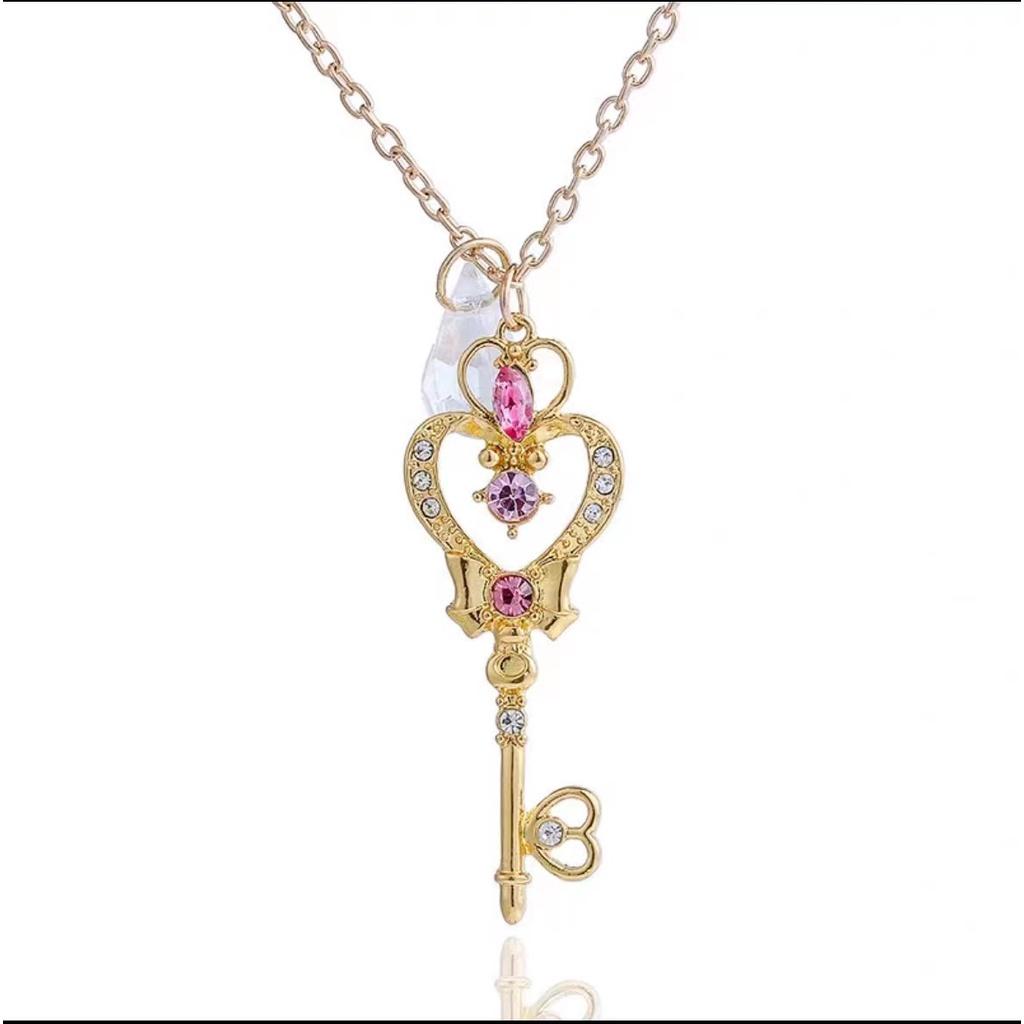 

Ожерелье с подвеской в виде аниме «Сейлор Мун» для женщин и девочек, ожерелье с кристальным крылом и сердцем, модные украшения, реквизит для косплея на вечеринку