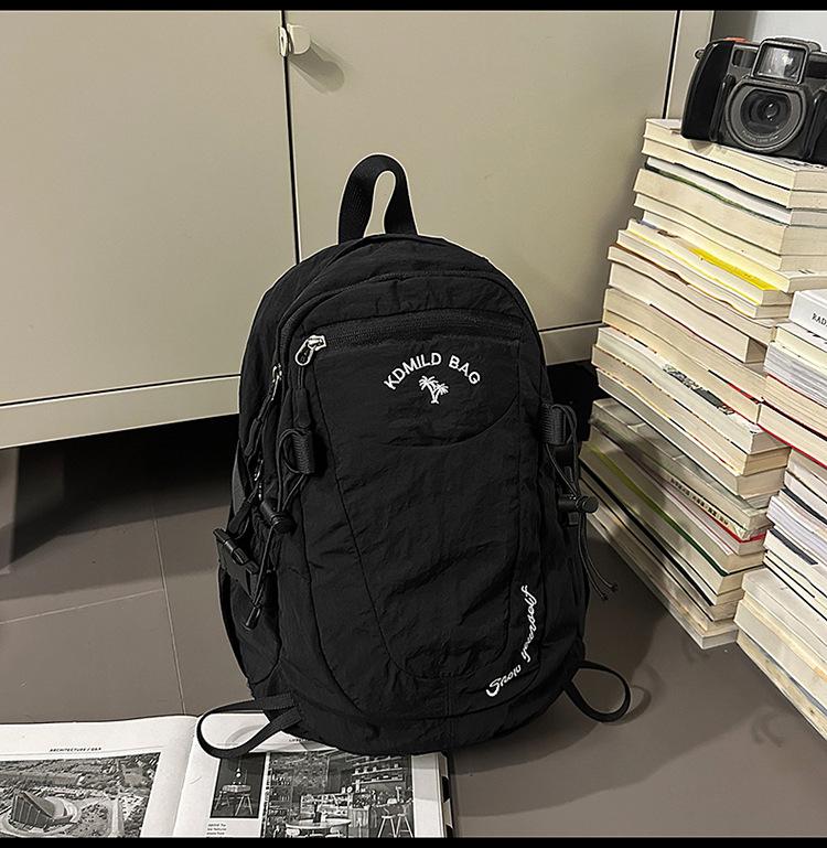 Stilvoller Leichter Wanderrucksack: Reisefreundliche Outdoor-Ausrüstung für Paare