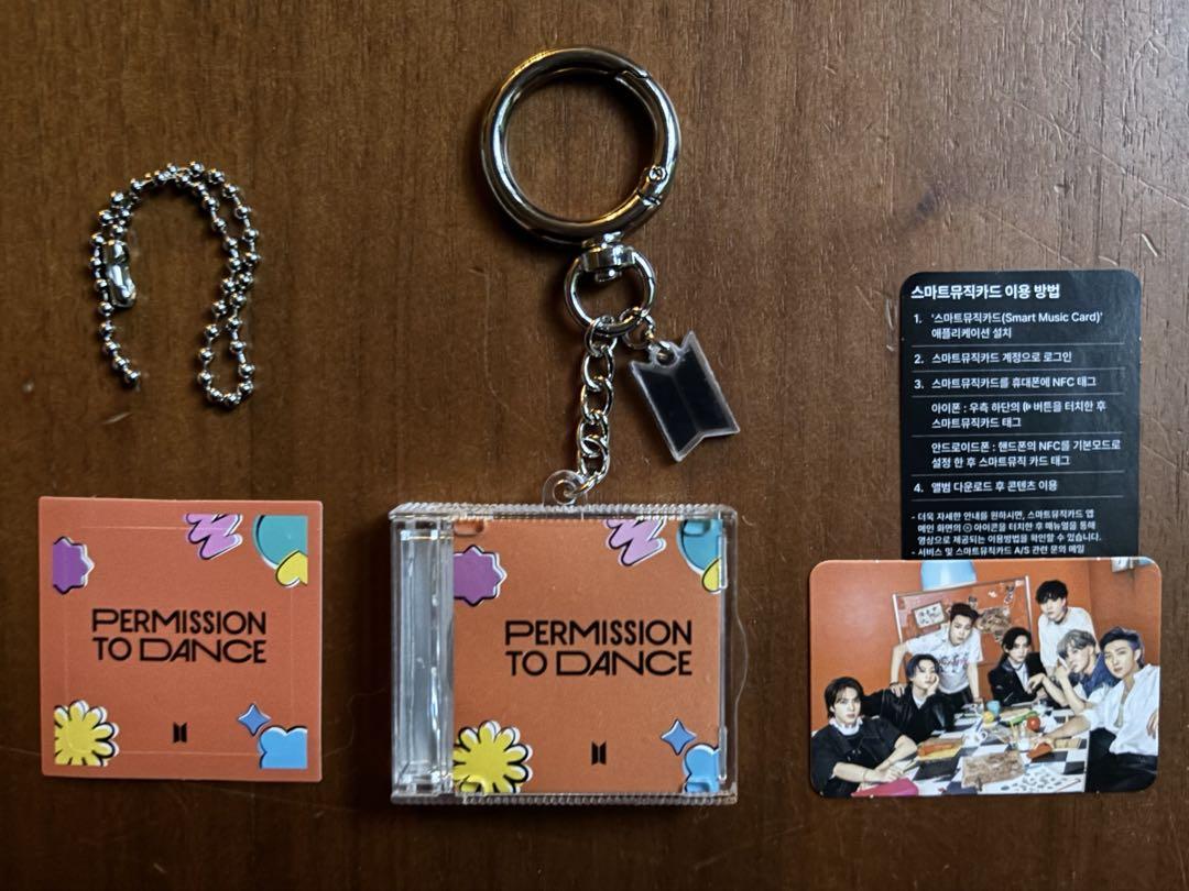

[USED] FESTA 2025 PERMISSION TO DANCE keychain
