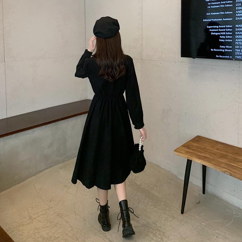 Elegant European Corduroy Long Dress for Women: Heavy-Duty, Fashionable Style for Spring, Autumn, and Winter.