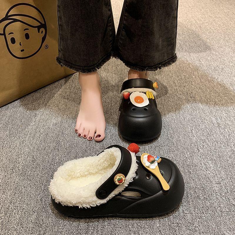 Wearing warm and versatile cartoon cute fluffy slippers 2025 autumn and winter new velvet thick-soled hole shoes women's