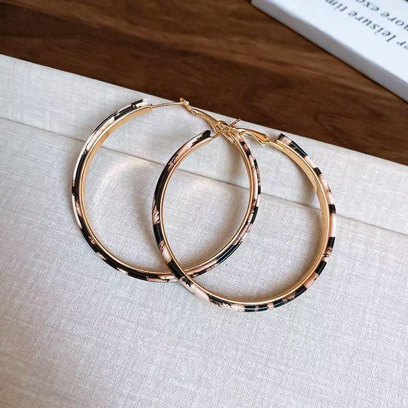 Exquisite Autumn/Winter Leopard Print Large Hoop Earrings, Retro Leather Design