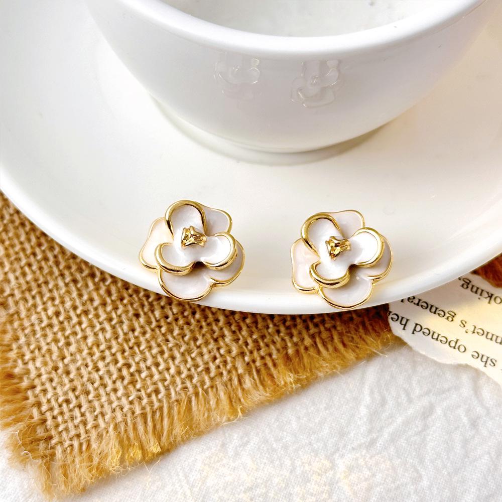 High-Grade Green Floral Pearl Earrings - Silver Needle Lily of the Valley and Tulip Design