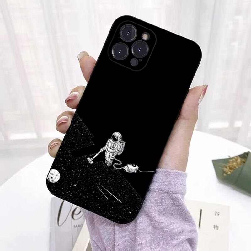 Moon Astronaut Phone Case For iPhone 8 7 6 6S Plus X SE 2020 XR XS 14 11 12 13 Mini Pro Max Mobile Case