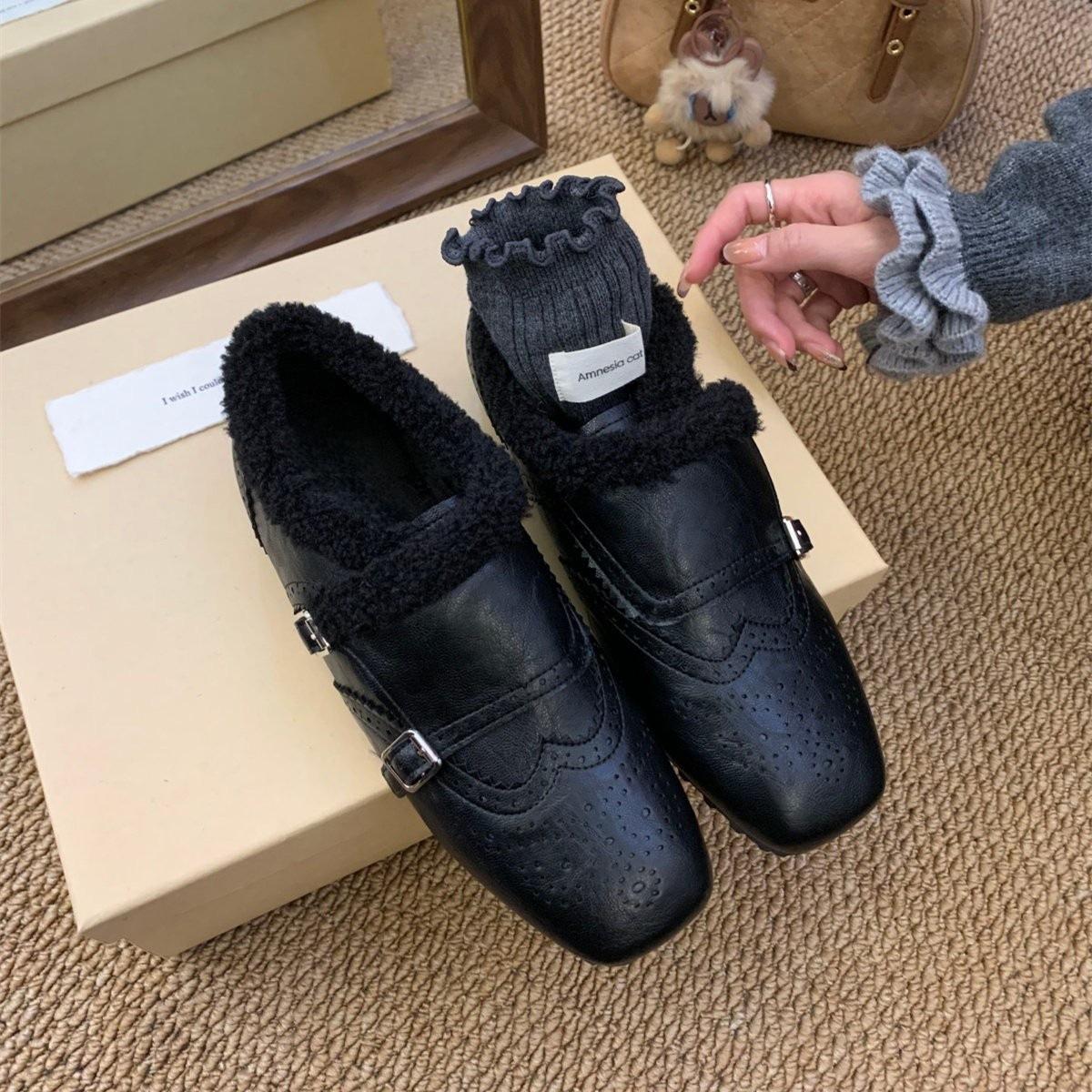 

Retro inner height-increasing small leather shoes to keep warm in winter Korean one-pedal commuting single shoes Lazy fluffy shoes 40