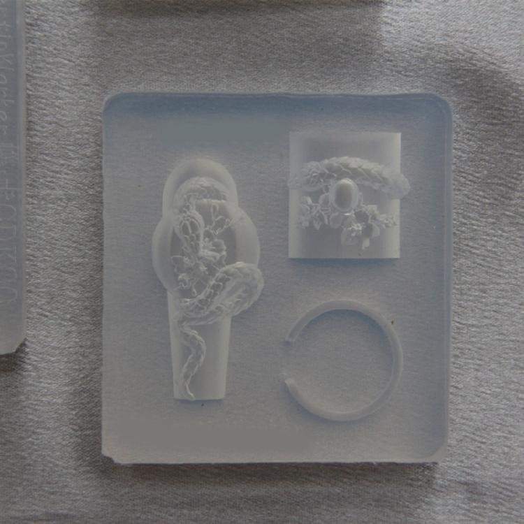 Multipurpose Silicone Mould for Snake Nail Art Easy to Use and Remove Suitable Portable for All Nail Shapes and Lengths