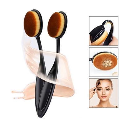 Pędzel do podkładu z miękkim włosiem pozwala z łatwością wykonać makijaż. Przenośny pędzel do makijażu z długą rączką. Dostawa dla kobiet