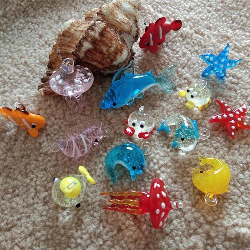 1 Stück Europäischer Stil Meerestier Winzige Statue Fisch Schwebendes Glas Tropischer Fisch Mini Figur Anhänger Aquarium Dekoration