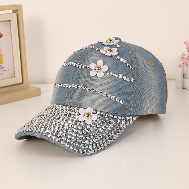 Trendy diamond-encrusted four-flower soft-top cowboy baseball cap for women's daily commute with a versatile sun hat