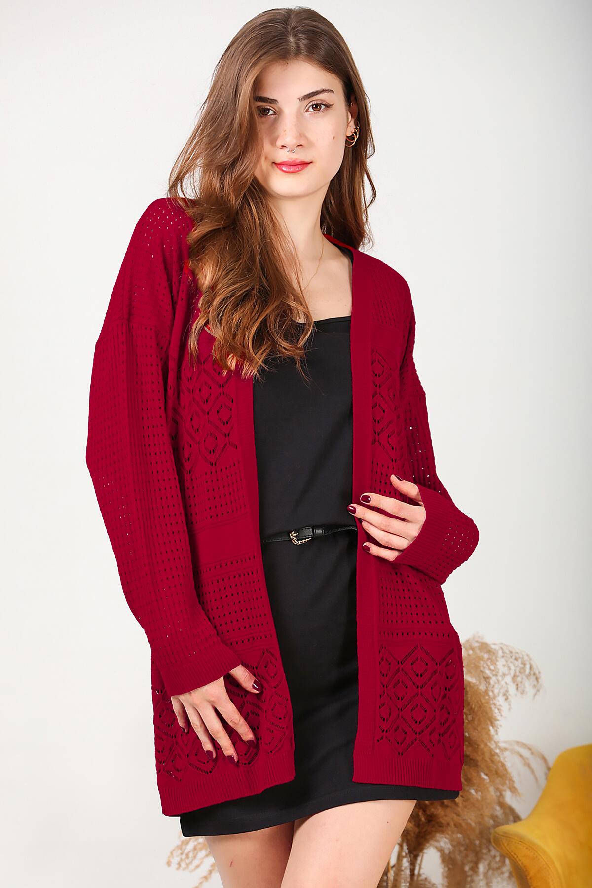 

Женский кардиган с дырками