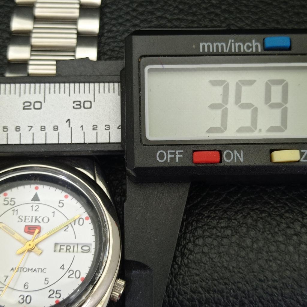 USED GENUINE VINTAGE SEIKO 5 AUTOMATIC JAPAN MENS WHITE DIAL WATCH a433700-2 R118-a433700