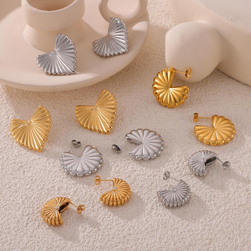 French Retro Style Fashion Temperament Light Luxury Simple Earrings Geometric Folding Fan Titanium Steel Plated 18K Gold Stud Earrings