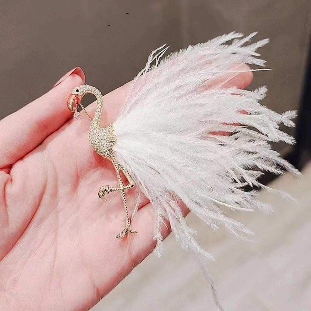 

Брошка Пір я Фламінго - Креативна М яка Тварина Корсаж для Жінок білий