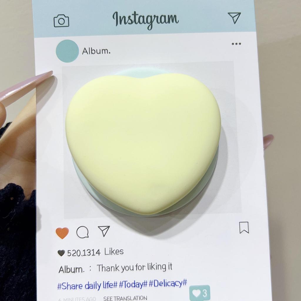 Liquid Silicone Heart-Shaped MagSafe Magnetic Bracket with Strong Adhesion and Retractable Airbag for Trendy Desktops